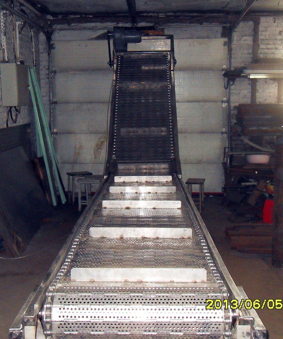 沖孔板鏈輸送機(jī)